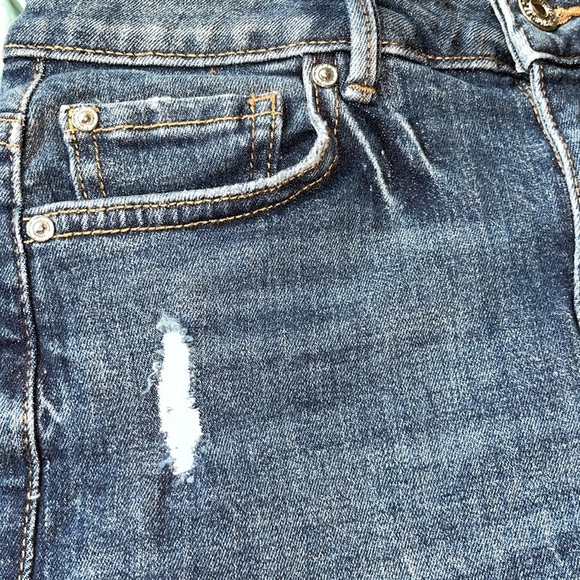 🆕 Mango Women's Vicky Blue Denim Shorts Size 2 Distressed Cuffed Hem - Picture 3 of 12